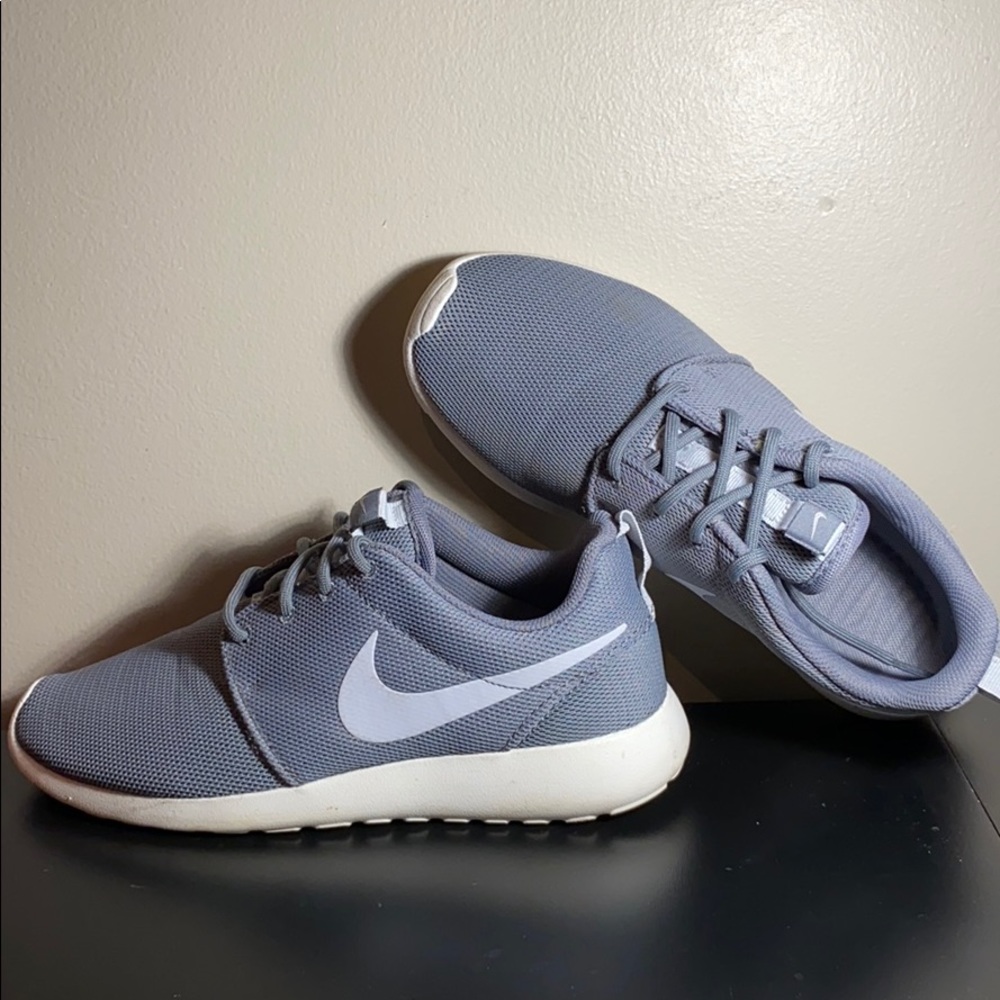 Nike Women Roshes